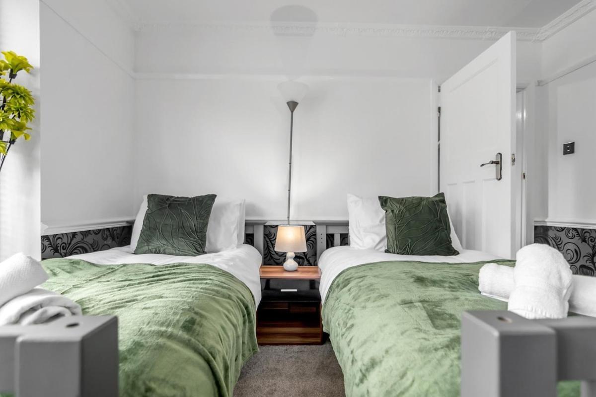 4Br Long Stays Free Parking High Speed Wi-Fi Horsford Exterior photo